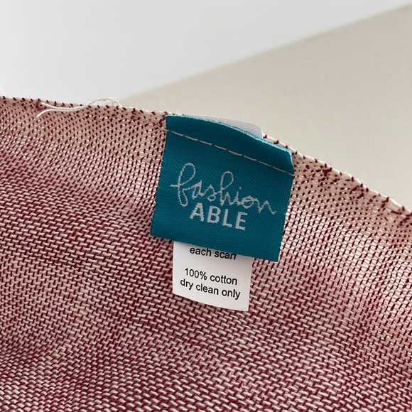 Cream and Red Linen Scarf - Picture 5 of 5